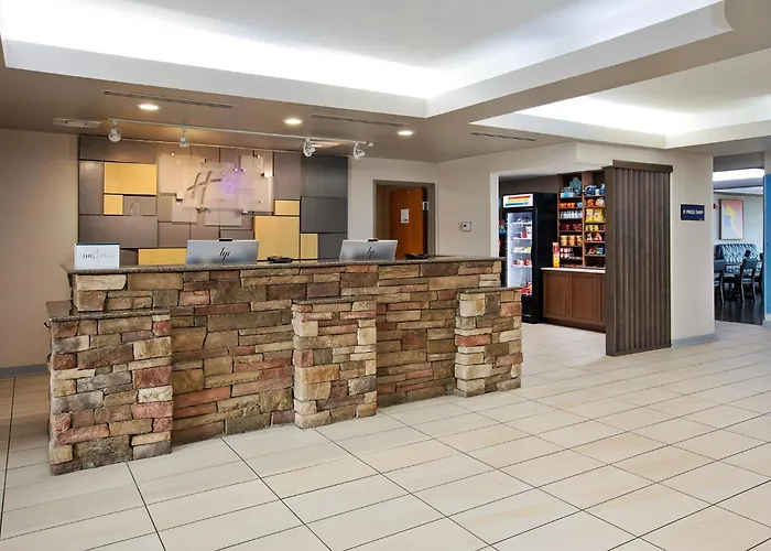 Holiday Inn Express Hotel & Suites Auburn Hills By Ihg